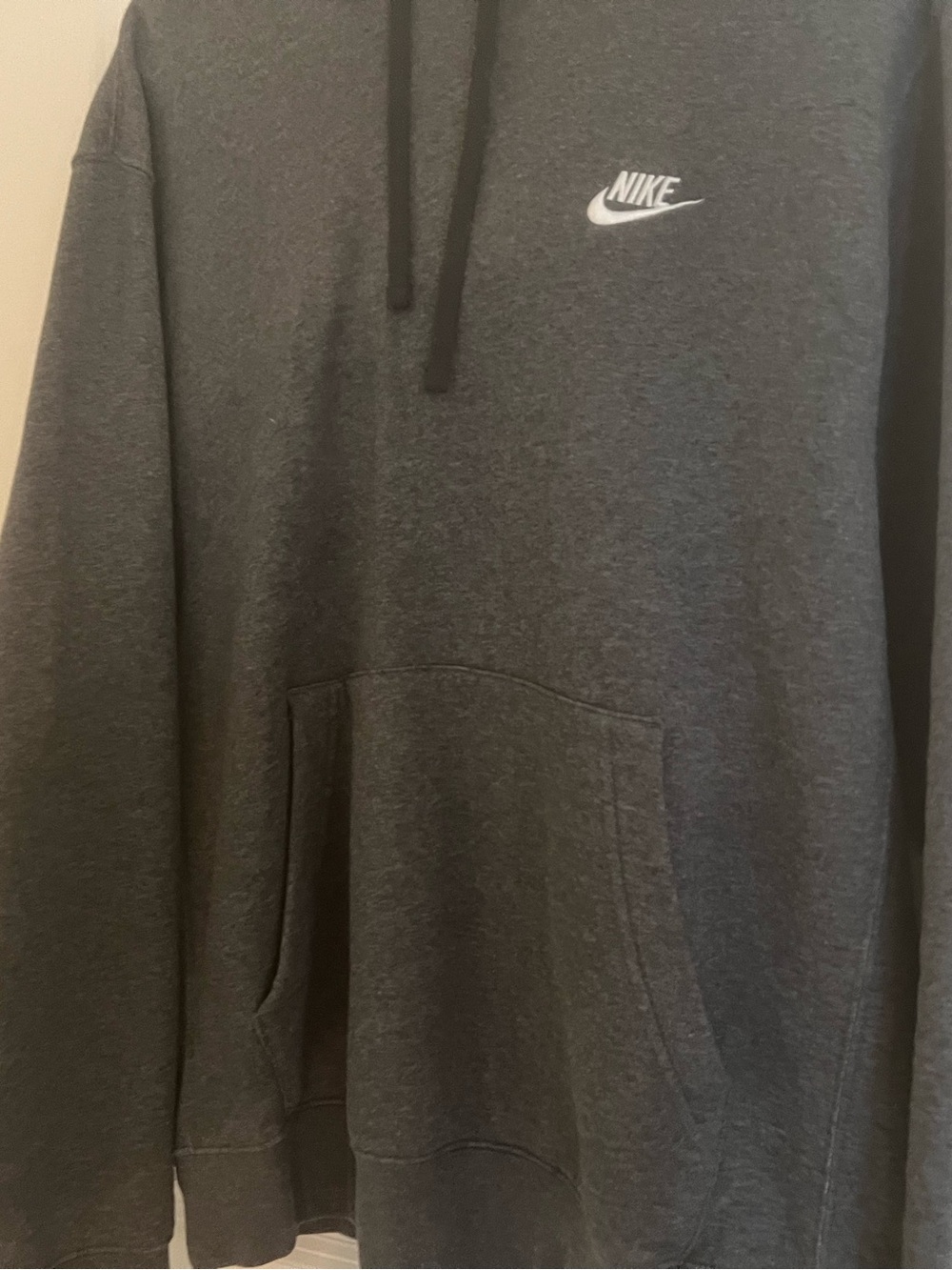 Nike Men's Charcoal Gray Pullover Hoodie with White Swoosh